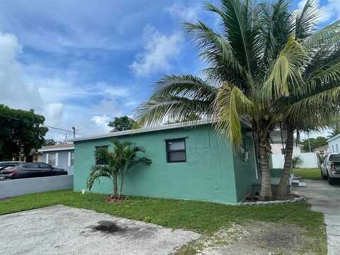 22 NW 8th Ave, Dania Beach, FL 33004