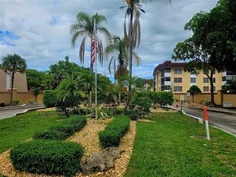 4172 Inverrary Dr, Lauderhill, FL 33319