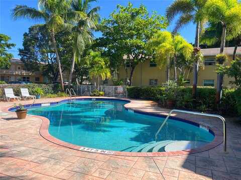 2607 NE 8th Ave, Wilton Manors, FL 33334