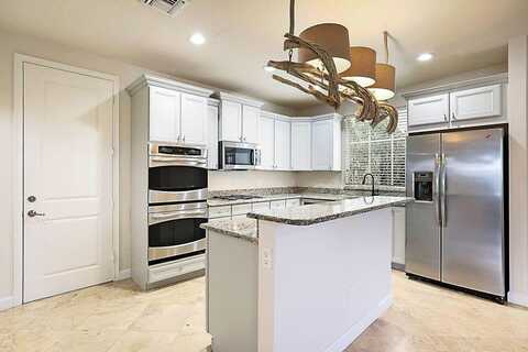105 NW Gardner St, Boca Raton, FL 33432