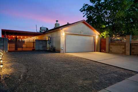 9616 Eucariz Avenue SW, Albuquerque, NM 87121