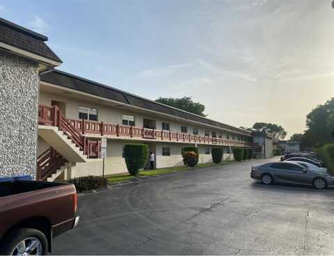 5900 NW 17th Pl, Sunrise, FL 33313