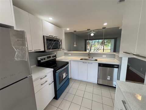 6000 NW 64th Ave, Tamarac, FL 33319