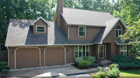 908 HONEY BEAR Lane, WAUPACA, WI 54981