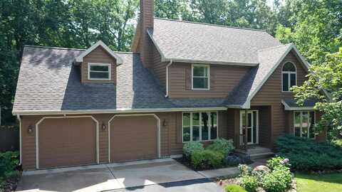 908 HONEY BEAR Lane, WAUPACA, WI 54981