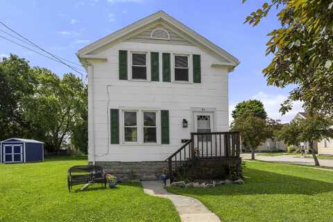 51 W 10TH Avenue, OSHKOSH, WI 54902