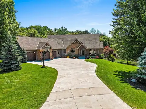 2592 REMINGTON Court, GREEN BAY, WI 54302
