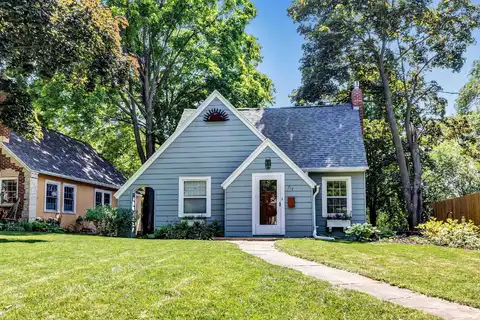 712 ALLOUEZ Terrace, GREEN BAY, WI 54301