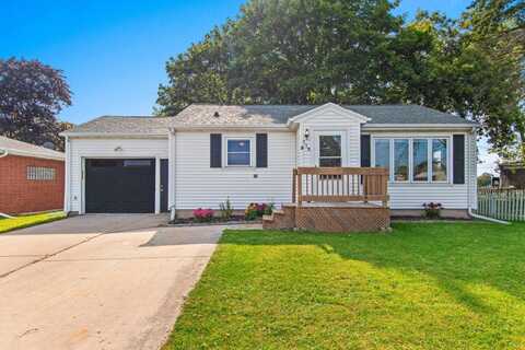 119 1ST Street, LUXEMBURG, WI 54217