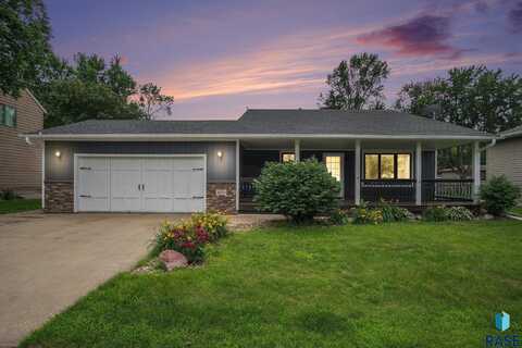 1601 E Keystone Dr, Brandon, SD 57005