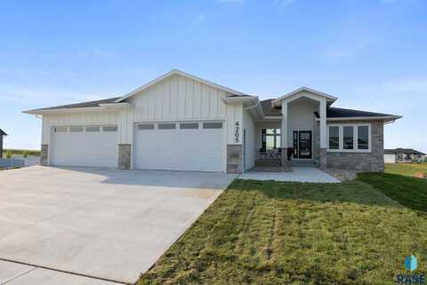 4205 N Interlachen Trl, Sioux Falls, SD 57107