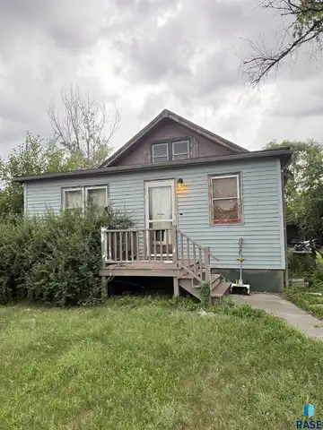 608 W 14th Ave, Mitchell, SD 57301