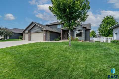 1004 W Whispering St, Sioux Falls, SD 57108