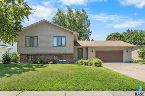 1105 N Connor Trl, Sioux Falls, SD 57103