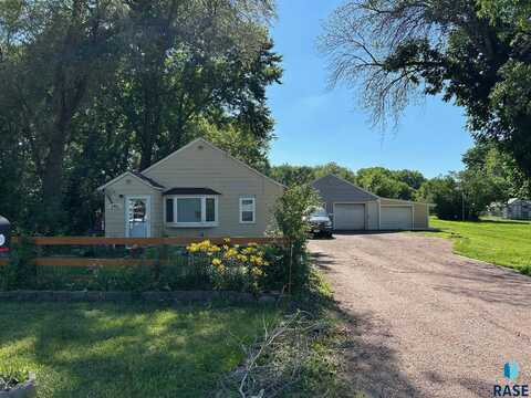 2921 Highland Ave, Sioux Falls, SD 57104