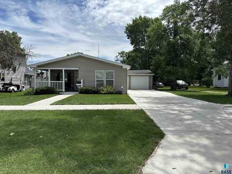 217 SE 4th Ave, Pipestone, MN 56164