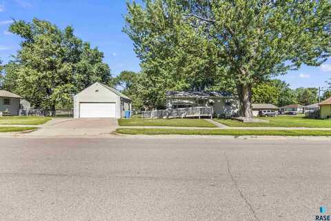 1708 N Mable Ave, Sioux Falls, SD 57103