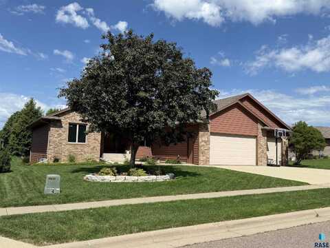 4321 S Buttercup Trl, Sioux Falls, SD 57110