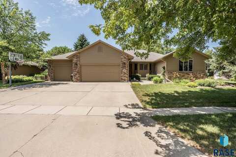 1109 S Parkview Blvd, Brandon, SD 57005