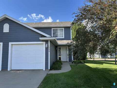 1432 Conifer Pl, Sioux Falls, SD 57107
