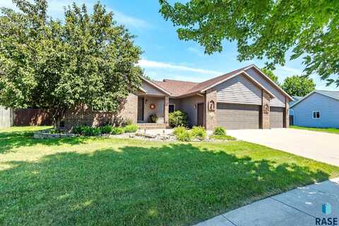 216 W Mountain Ash St, Brandon, SD 57005