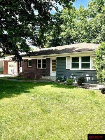 402 E Pleasant Street, Mankato, MN 56001