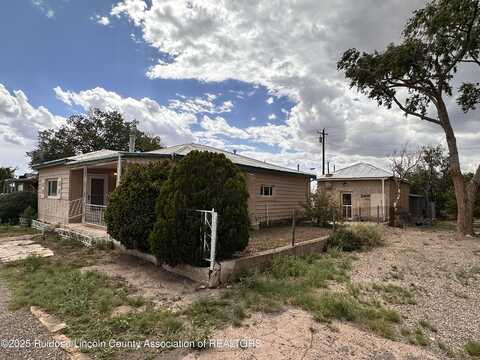 402 Aspen Avenue, Carrizozo, NM 88301