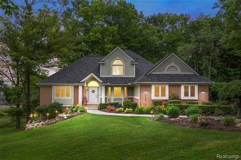 7098 Hickory Hollow Circle, Clarkston, MI 48348