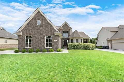 689 Pine Ridge Avenue, Oxford, MI 48371