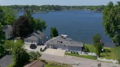 108 Highland Avenue, Lake Orion, MI 48362