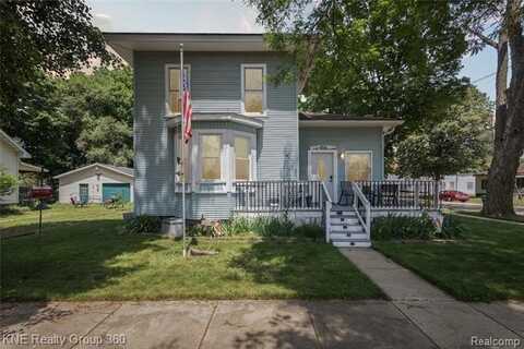 204 W Caroline Street, Bellevue, MI 49021