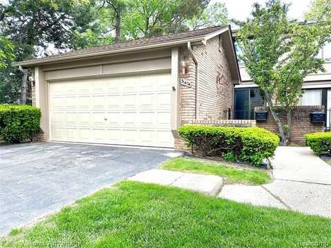 31404 Hunters Circle Drive, Farmington, MI 48334