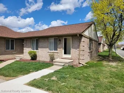 26811 VILLA CALABRESE, Warren, MI 48091
