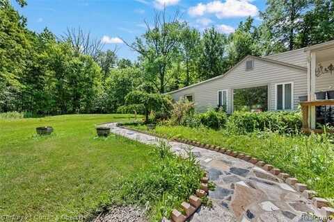 45055 McBride Avenue, Belleville, MI 48111