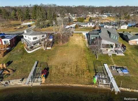 Lot 14 S Burgess Drive E, White Lake, MI 48386