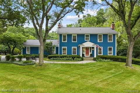 578 Woodway Court, Bloomfield Hills, MI 48302