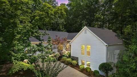 1595 Sandpoint Drive NE, Roswell, GA 30075
