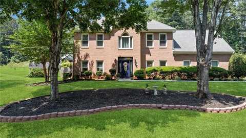 1668 Stony Creek Way SW, Lilburn, GA 30047