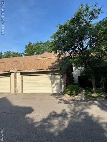 7391 Radcliff Drive, West Bloomfield, MI 48322