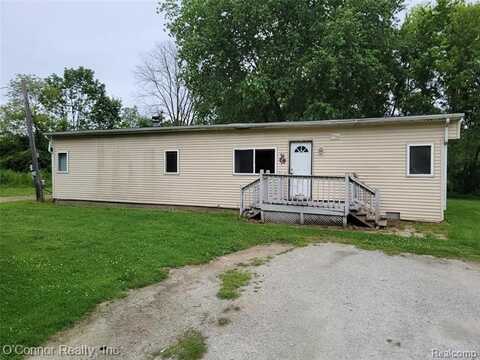 5700 Dove Road, Kimball, MI 48074