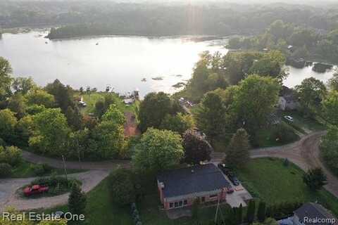 2728 DEVONSHIRE, Leonard, MI 48367