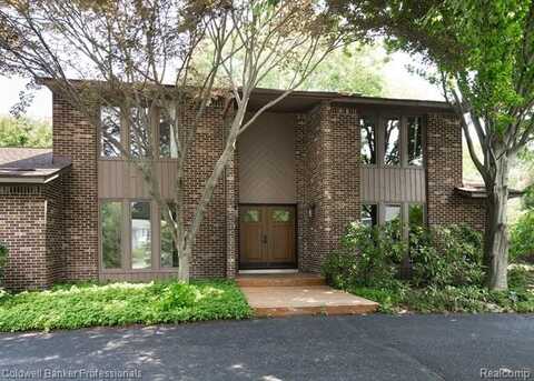 4865 Beacon Hill Drive, Bloomfield Hills, MI 48301