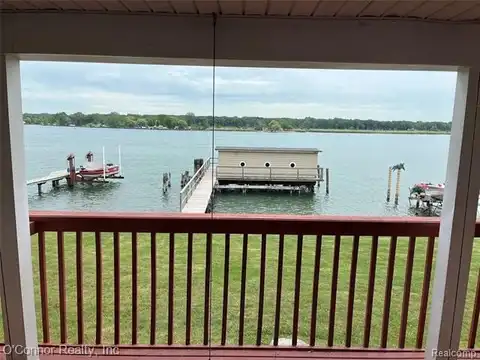 2401 River Road, Marysville, MI 48040