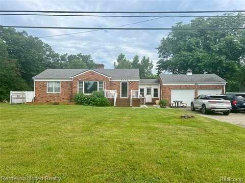 7270 Elizabeth Lake Road, Waterford, MI 48327
