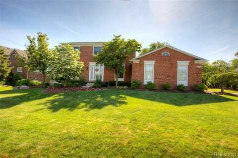 8873 Cobblestone Circle, Plymouth, MI 48170