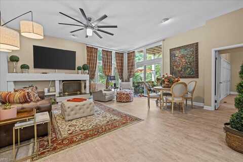 696 Mowbray Arch, Norfolk, VA 23507