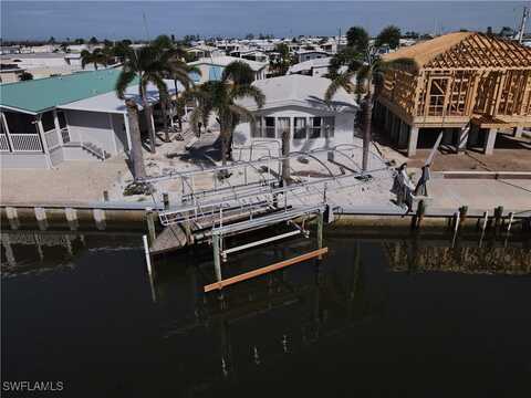 2930 Binnacle Lane, Saint James City, FL 33956