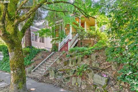4145 S CORBETT AVE, Portland, OR 97239