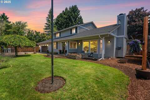 960 N Aspen CT, Canby, OR 97013