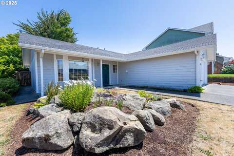 1943 ARTHUR ST, North Bend, OR 97459